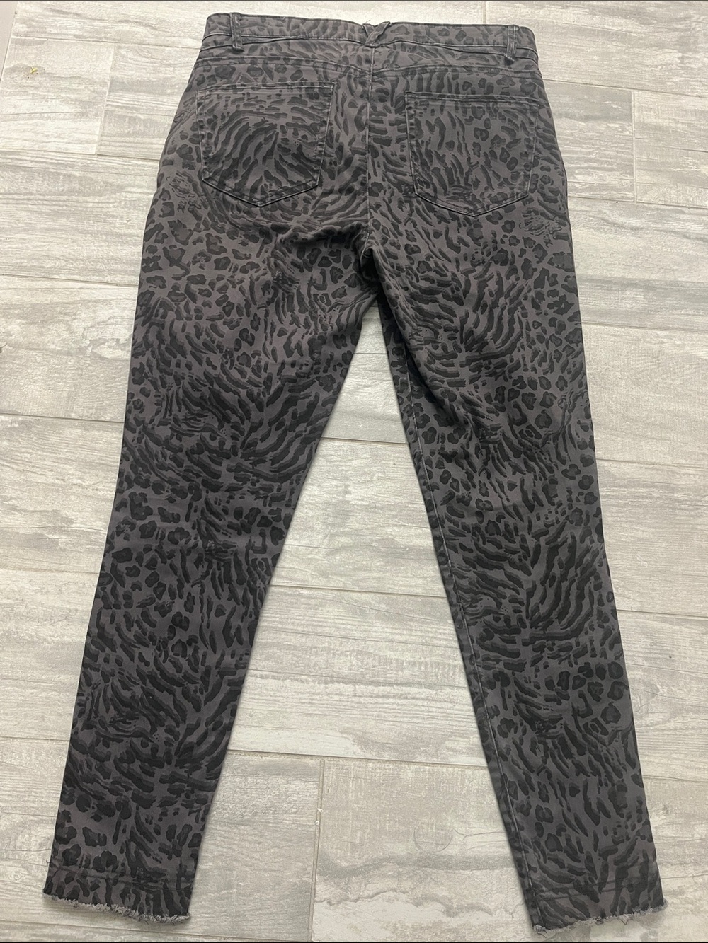 Wit & Wisdom Charcoal Animal-Print Skinny Jeans - Picture 3 of 4